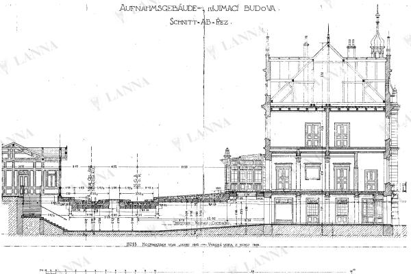 Historická stavební dokumentace budovy z roku 1904, na které je vidět podchod propojující nádraží s hrázděnou čekárnou. Archiv Zachráníme nádraží Vyšehrad.