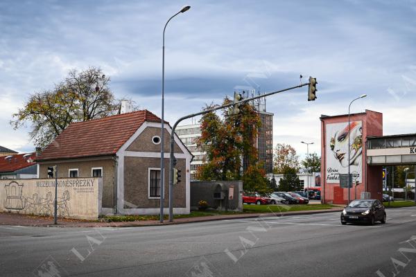 Strážní domek na nároží ulic Mánesova a F.A. Gerstnera. Foto NEBE 2023.